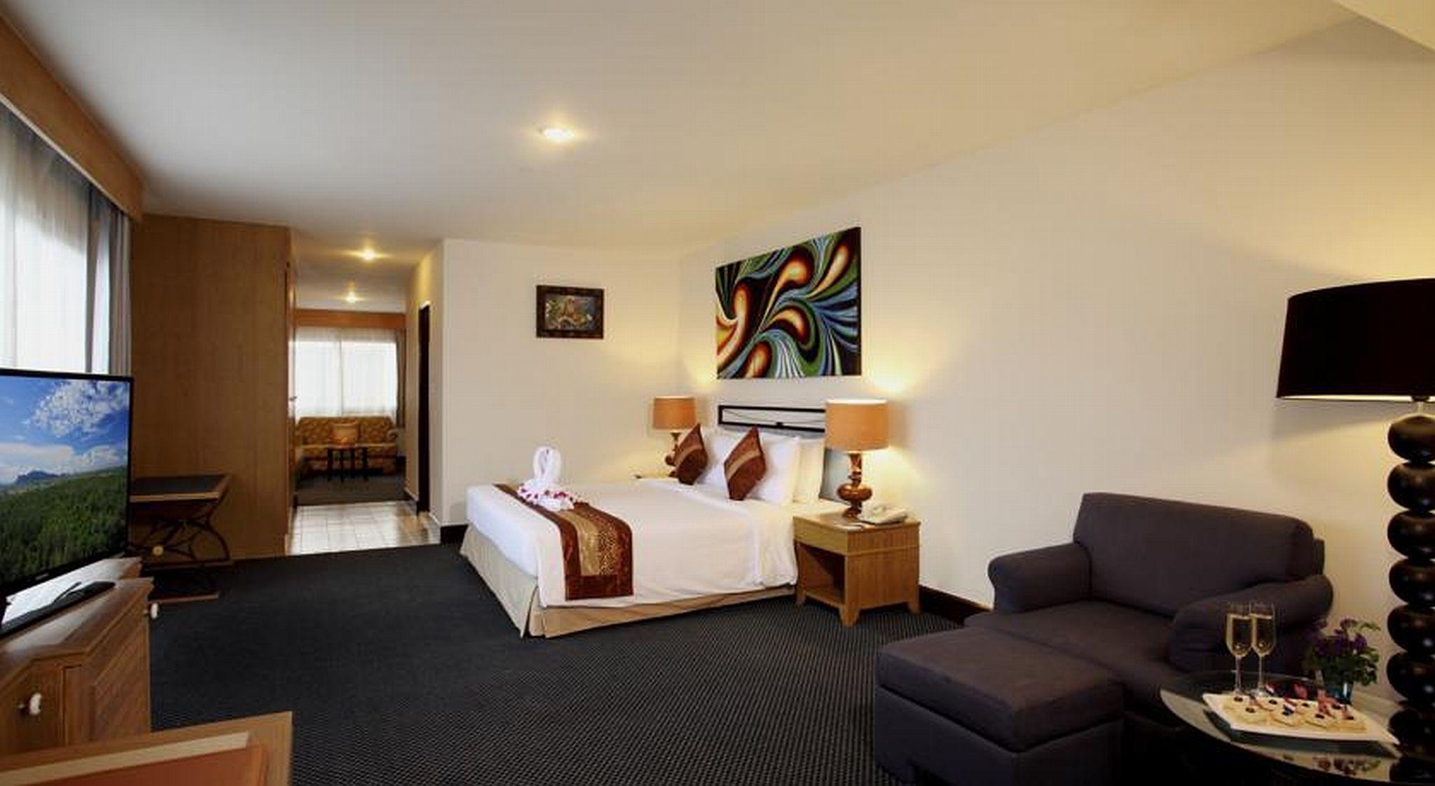 Golden Beach Cha-Am Hotel Bagian luar foto